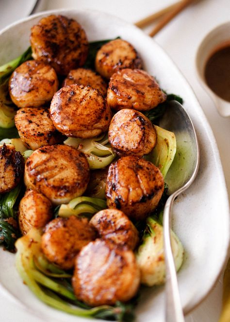 Miso Glazed Scallops, Miso Scallops Recipe, Asian Style Scallops Recipe, Scallop Recipes Asian, Japanese Scallop Recipes, Miso Scallops, Iifym Breakfast, Butter Scallops Recipe, Miso Recipes