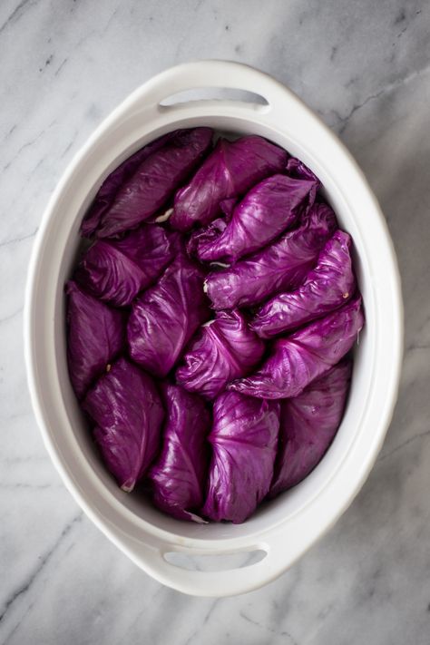 Stuffed Red Cabbage, Red Cabbage Rolls, Purple Cabbage Recipes, Red Cabbage Recipes, Cabbage Rolls Recipe, Purple Food, Stuffed Cabbage, Dinner Recipes For Family, Purple Cabbage