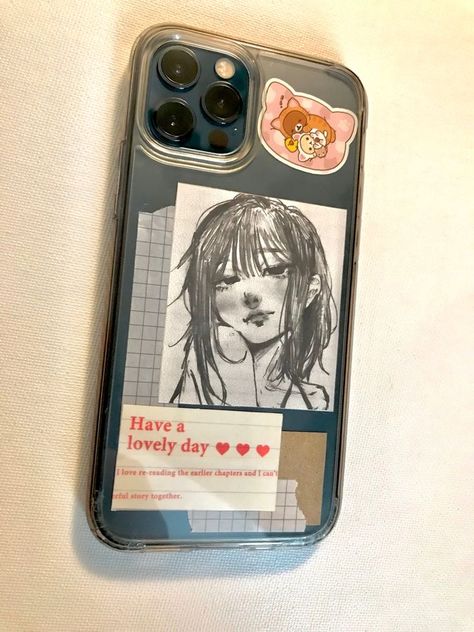 Clear Case Diy Ideas, Phone Etui Ideas, Clear Phone Case Ideas Aesthetic Grunge, Decorating Phone Cases Diy, Anime Case Design, Phone Case Decoration Ideas, Clear Case Aesthetic, Clear Phone Case Ideas Aesthetic, Anime Phonecases