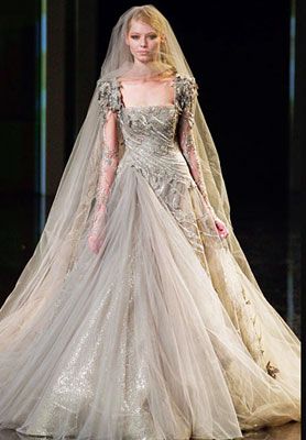 Unusual and altogether breathtaking wedding gown. Ellie Saab Gowns, 2010 Couture, Elie Saab Haute Couture, Grey Wedding Dress, Ellie Saab, Western Wedding Dresses, Elie Saab Fall, Accessories Inspiration, Couture Bridal Gowns