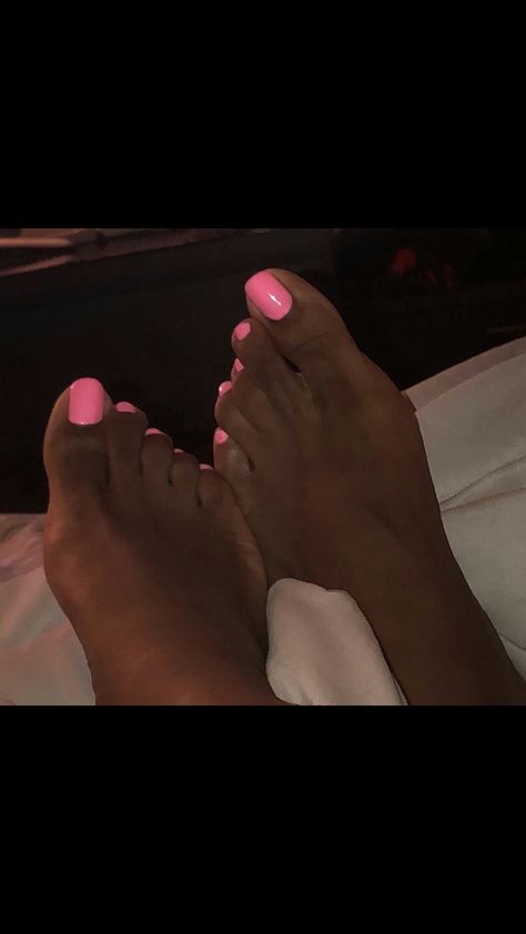 Toe Nail Colors For Dark Skin, Braided Ideas, Dark Skin Nail Color, Hottest Summer Nails, Cornrow Hairstyle, Apply Nail Polish, Long Toenails, Classy Nail Art, Acrylic Toes