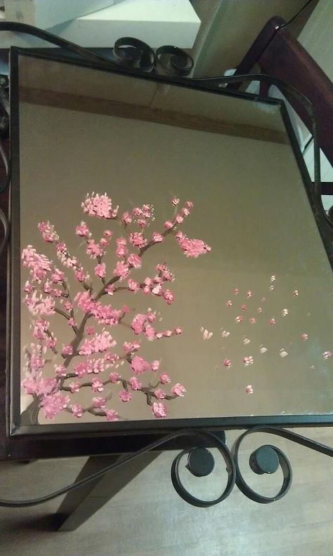 DIY Painted mirror.... Flower Mirror Painting Ideas, Mirror Decorating Ideas Painting, Painted Mirrors Aesthetic, Mirror Drawing Ideas Aesthetic, Mirror Artwork Painting, Decorating A Mirror Ideas, Full Body Mirror Painting Ideas, Drawing On The Mirror, Square Mirror Painting Ideas