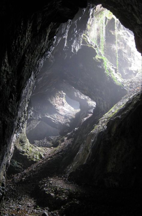 Cave Aethstetic, Cave Exploring Aesthetic, Underground Cave Aesthetic, Magical Cave, Cave Aesthetic, Mountain Cave, Cave Photography, Cave Animals, Bran Stark