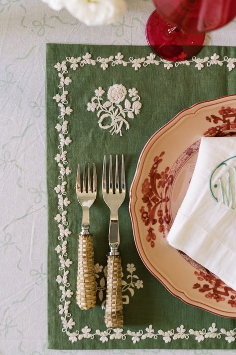 Tablecloth: Julia Amory / Placemats: Parterre / Plates: Ginori / Napkins: Charleston Cotton Shop / Flatware: Amanda Lindroth / Water Goblets: Hammett / Wine Glasses: Estelle Colored Glass via Smith's of Dublin / Candlestick Holders: Addison Ross / Vase: Vietri / Dresses: Tuckernuck x Atlantic Pacific / Photography: Alisia Thompson Photography Embroidery Placemats, Tiny Home Cost, Julia Amory, Amanda Lindroth, Embroidered Coasters, Christmas Table Mats, Addison Ross, Girl Barbie, Wedding Tablecloths