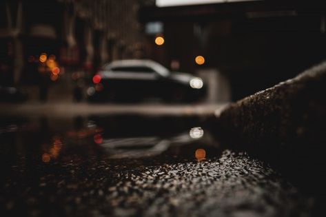 Water Reflection Photography, Red Traffic Light, Low Angle Shot, Reflection Photography, Object Photography, Low Angle, Water Reflections, White Car, Best Background Images