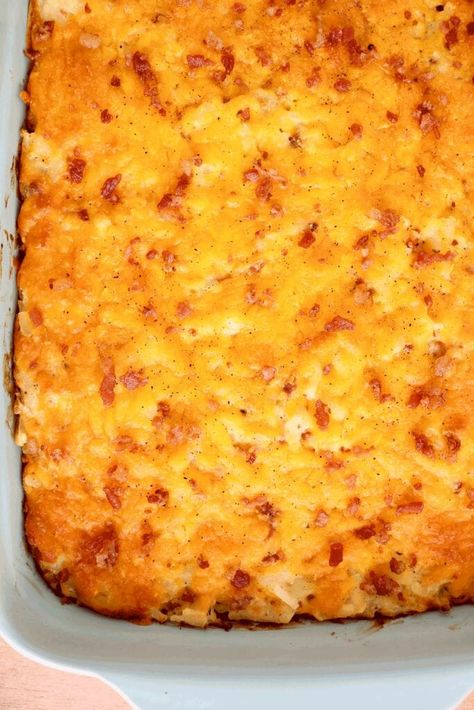 Brown Potato Recipes, Comfort Food Sides, Cheesy Potatoes With Hashbrowns, Hash Brown Potato Casserole, Simple Sides, Hashbrown Casserole Recipe, Cheesy Hashbrowns, Potatoes In Oven, Baked Potato Casserole