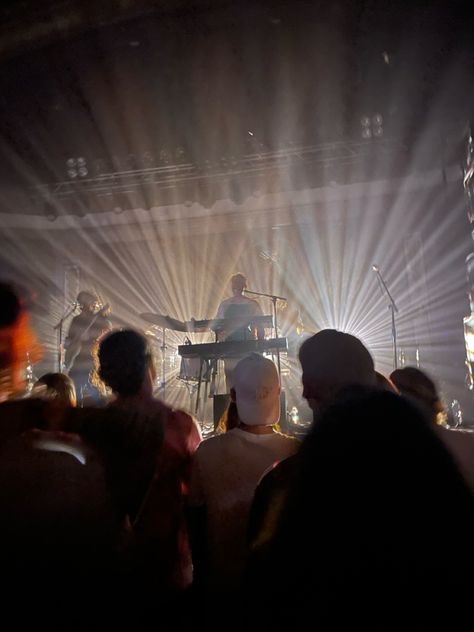 comcert aesthetic Local Natives, Concert Vibes, Concert Aesthetic, Nativity, Concert