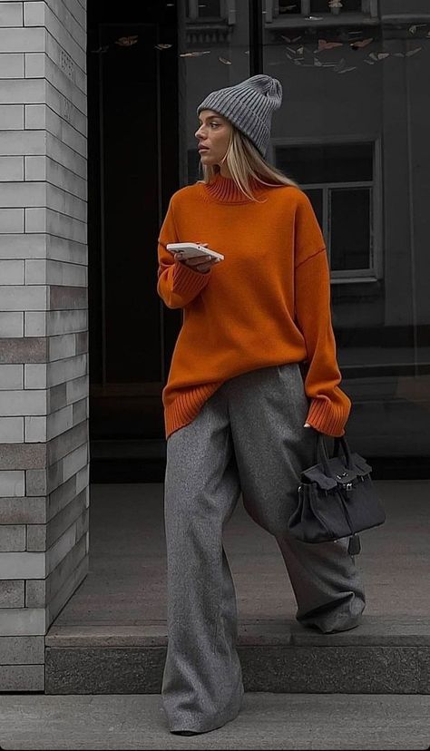 2024 Casual Outfit Trends: Chic Styles for Women's Everyday Elegance Orange Turtleneck Outfit, Grey Turtleneck Outfit, Mode Hippie, Looks Street Style, 가을 패션, Grey Pants, Autumn Outfit, Looks Style, Winter Fashion Outfits