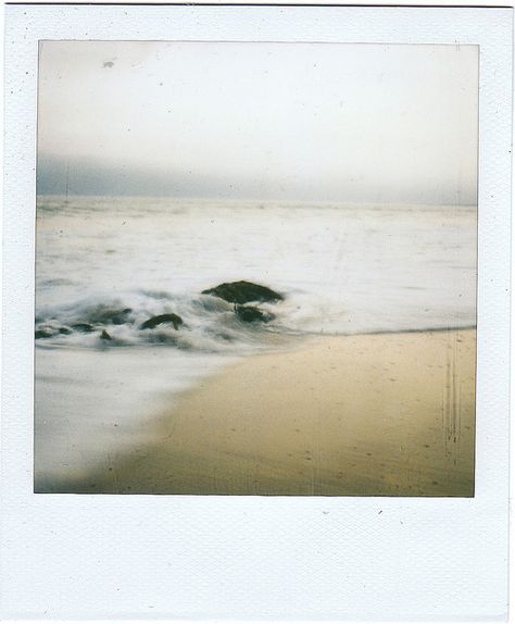 beaches on the west coast are cold but beautiful, still. #polaroid #film #sx70 Polaroid Photography, Polaroid Wall, Instant Photography, Polaroid Photo, Polaroid Pictures, Polaroid Photos, Instant Film, Insta Feed, Wallpaper Space