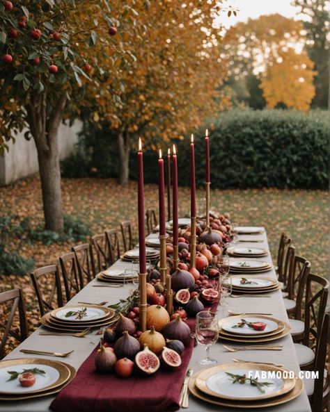 Burgundy Wedding Table Setting Thanksgiving Dinner Tablescape, Elegant Fall Tablescape Ideas, Fall Dinner Tablescape, Burgundy Party Decor, Vintage Table Settings, Burgundy Thanksgiving Table, Burgundy Weddings, Wedding Harvest Table, Burgundy Tablescape