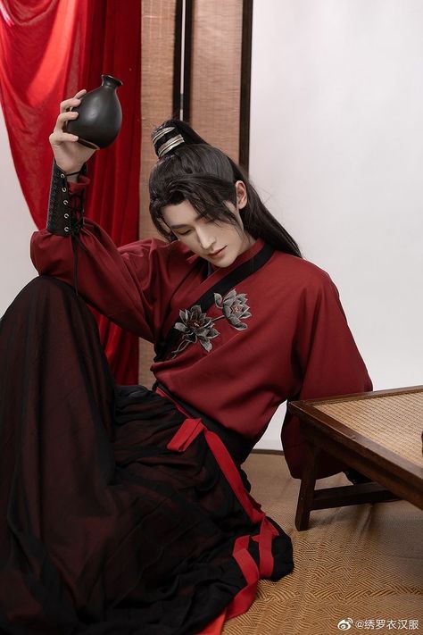 Hanfu Black And Red, Traditional Chinese Clothing Male, Chinese Outfits Traditional, Chinese Traditional Clothing Men, Chinese Fashion Men, Chinese Men's Clothing, Historical Chinese Clothing, Male Hanfu, Royalty Clothing