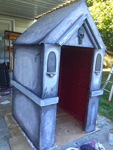 How to Build a Halloween Mausoleum!                                                                                                                                                                                 More Halloween Mausoleum, Halloween Yard Decorations Diy, Halloween Yard Displays, Halloween Yard Signs, Yard Diy, Halloween Outside, Hallowen Ideas, Casa Halloween, Halloween Props Diy