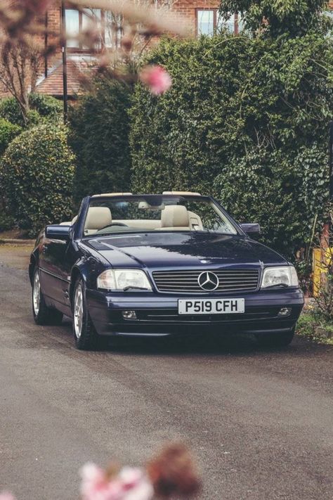 Beautiful mid-facelift Mercedes-Benz SL 500 #R129, Low Mileage, Exceptional History, Upgraded Exhaust for Sale. #mercedesbenz #mercedeslifestyle #classicmercedesbenz #mercedes_benz #Mercedes-Benz #classictrader Sl500 Mercedes, Sl500 R129, Mercedes Benz Vintage, 80s Mercedes, Classic Mercedes Benz, Mercedes Sl500, Mercedes R129, Benz S550, Roadster Car