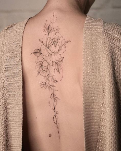 Eldritch Tattoo, Snowman Tattoo, Fusion Studio, Spinal Tattoo, Floral Back Tattoos, Flower Spine Tattoos, Spine Tattoo Ideas, Feminine Tattoo Sleeves, Boho Tattoos