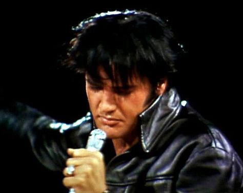 Elvis performing "If I Can Dream" in Black Leather. Elvis 68 Comeback, Elvis Performing, 68 Comeback Special, Elvis 1968, Elvis Presley Christmas, Elvis 68 Comeback Special, Elvis Pictures, If I Can Dream, Nbc Tv