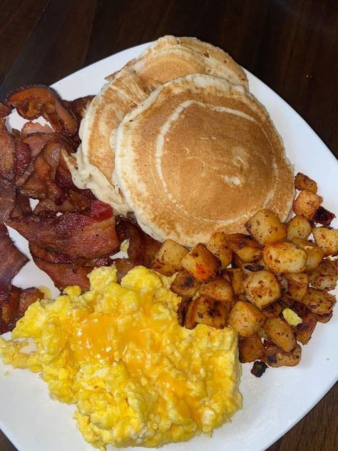 Black People Breakfast, Breakfast Plates Black People, Breakfast Ideas Black People, Black People Meals, Soul Food Dinner, Food Babe, Food Therapy, Breakfast Plate, Food Recepie