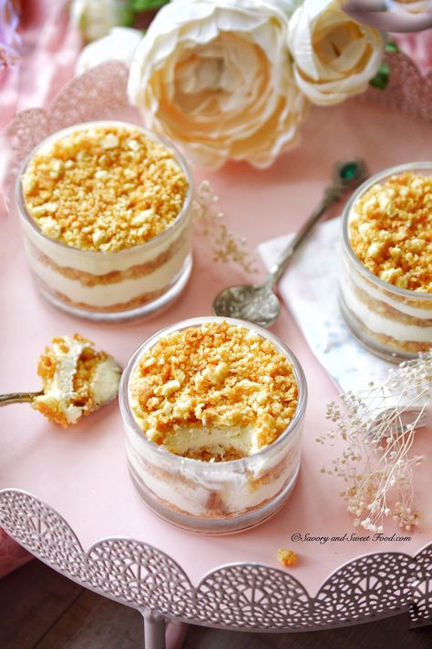 Chocolate Biscuit Pudding, White Chocolate Pudding, Crunch Chocolate, White Chocolate Cream, Biscuit Pudding, Marie Biscuit, Ramadan Ideas, Pudding Mousse, Dessert To Make