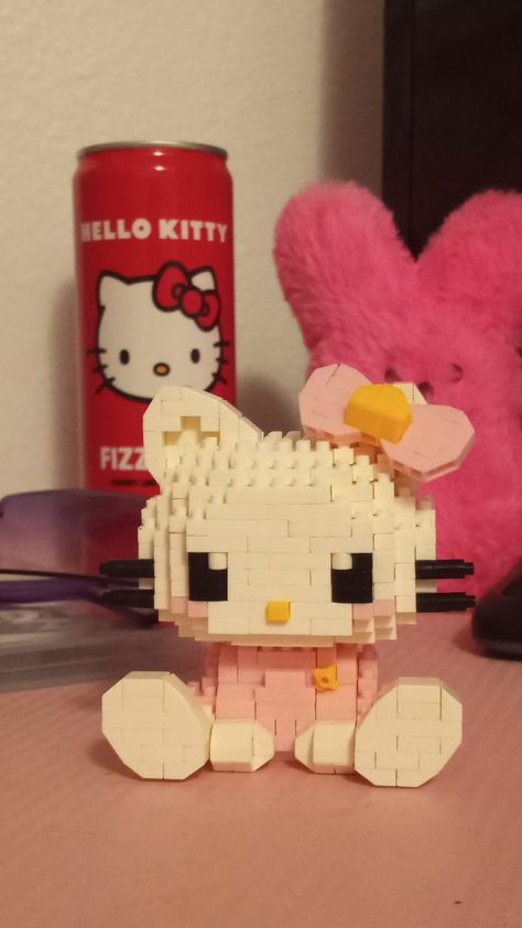 Girly Lego Sets, Hello Kitty Lego Sets, Cute Legos Aesthetic, Lego Hello Kitty, Aesthetic Lego Sets, Cute Legos, Cute Lego Sets, Lego Classic Ideas, Legos Aesthetic