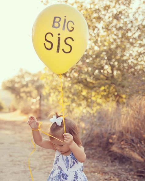 Balloon Pregnancy Announcement, Big Sister Balloon, Sibling Baby Announcements, Second Baby Announcements, Baby 2 Announcement, Pregnancy Announcement Big Sister, Sibling Announcement, Pregnancy Announcement Sibling, Sister Announcement