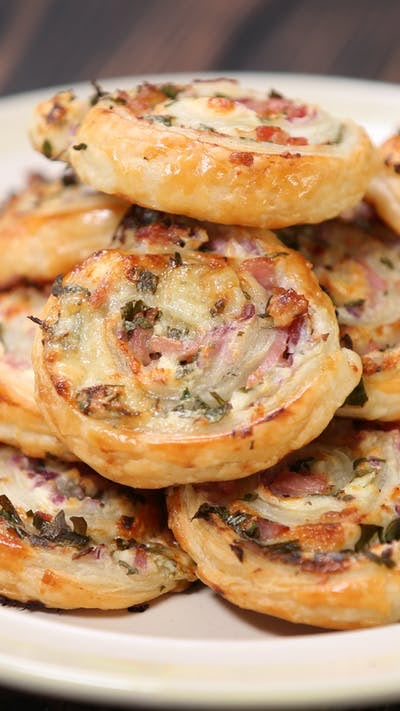 Flat Bread Recipe Ideas, Bread Recipe Ideas, Flat Bread Recipe, Recipes Sweet, Flat Bread, Appetizer Bites, Puff Pastry Recipes, Bread Recipes Sweet, Tapenade