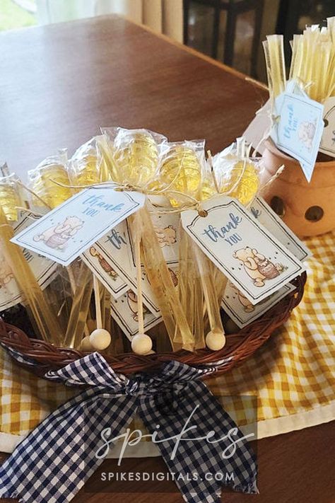 Baby Shower Sweets, Cupcake Cookie, Winnie The Pooh Themes, Winnie The Pooh Baby Shower, Baby Shower Theme Decorations, Disney Baby Shower, Winnie The Pooh Birthday, Classic Winnie The Pooh, Baby Gender Reveal Party