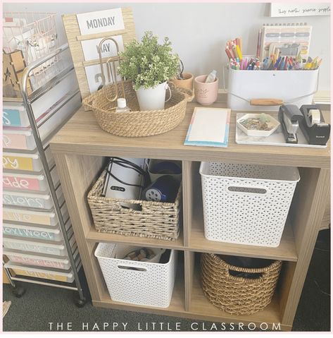 Teacher Work Station Ideas, School Counselor Desk Organization, Small Teacher Office Ideas, Teacher Shelf Decor, White Board Storage Classroom, Classroom Desk Organization Teachers, Organization In Classroom, Outside Classroom Decorations, Student Center Classroom