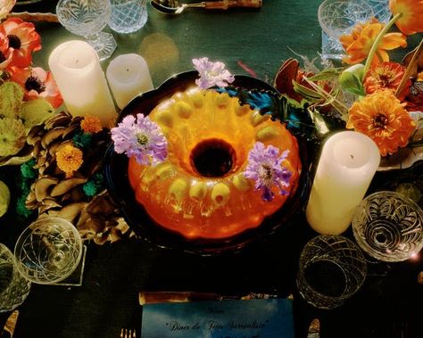 A Surreal Los Angeles Dinner Party Inspired by Salvador Dalí - The New York Times Dali Dinner Party, Surreal Dinner Party, Surreal Soiree, Food Surrealism, 60s Dinner Party, Surrealist Party, Surreal Food, 70s Dinner Party, Nadia Lee Cohen