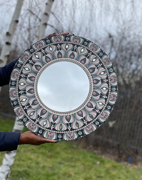 Hand-painted Mandala Mirror/mandala Art/mandala Dot Art - Etsy Canada Mirror Mandala Art, Mirror Mandala, Mandala Mirror, Mandela Stones, Mandala Dot Art, Art Mirror, Painted Mandala, Painting Canvases, Art Mandala