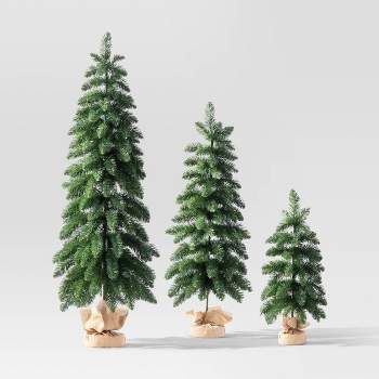 Christmas Trees With Burlap, Business Booth Ideas, Woodsy Christmas Decor, Blush Christmas Decor, Target Christmas Decor, Blush Christmas, Christmas Table Top, Alberta Spruce, Table Top Tree