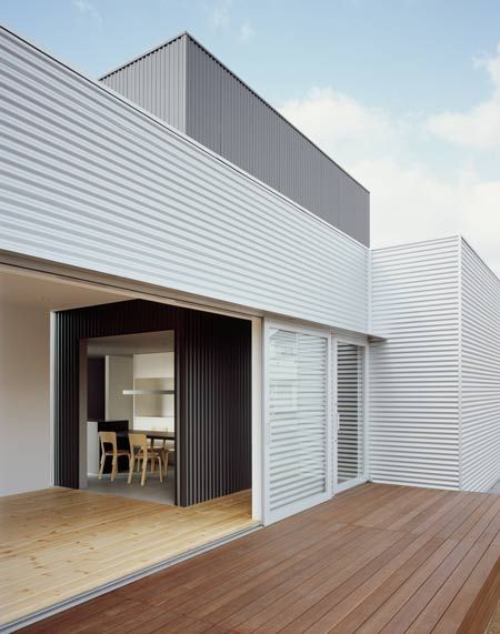 J House by Isolation Unit and Yosuke Ichii - Why do I love panels of corrugated metal so much? Horizontal Corrugated Metal Wall, Corrugated Iron House Exterior, Corrugated Iron Cladding, White Corrugated Metal Siding, Horizontal Metal Siding, Metal Cladding House Exterior, Corrugated Metal House, Vertical Cladding House Exterior, Corrugated Iron House