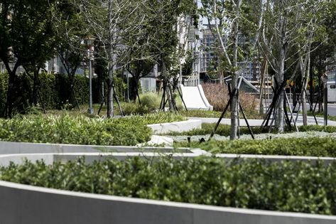 http://landezine.com/index.php/2019/07/undulating-garden-by-motif/ Hospital Landscape Design, Hospital Landscape, New Taipei City, Patong Beach, Taipei City, Street Furniture, Garden Landscape Design, The Deck, Contemporary Landscape