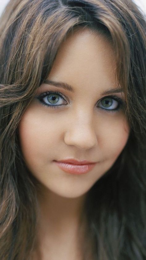 Amanda Bynes Amanda Barnes, Most Beautiful Eyes, Amanda Bynes, Stunning Eyes, Bright Eyes, Light Hair, Eye Care, Beauty Face, Beautiful Eyes