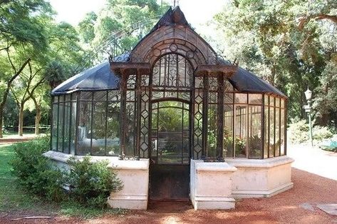 Victorian greenhouse🤤 Dream Greenhouse, Conservatory Greenhouse, Greenhouse Shed, Small Greenhouse, Backyard Greenhouse, Diy Greenhouse, Garden Greenhouse, Greenhouse Gardening, Earthship