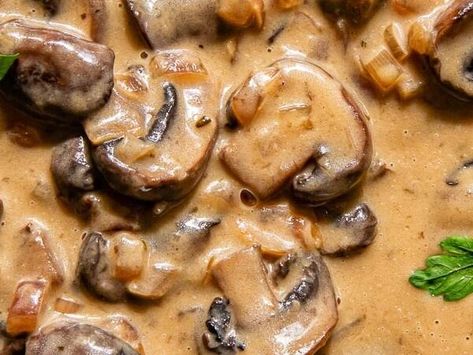 Creamy Mushroom Marsala Sauce – A Rich and Savory Delight Perfect for Elevating Any Meal - NewsBreak Beef Marsala, Mushroom Marsala Sauce, Mushroom Marsala, Hot Chocolate Desserts, Walnut Chicken Salad, Bruschetta Chicken Pasta, Zucchini Crisps, Marsala Sauce, Pork Loin Roast Recipes