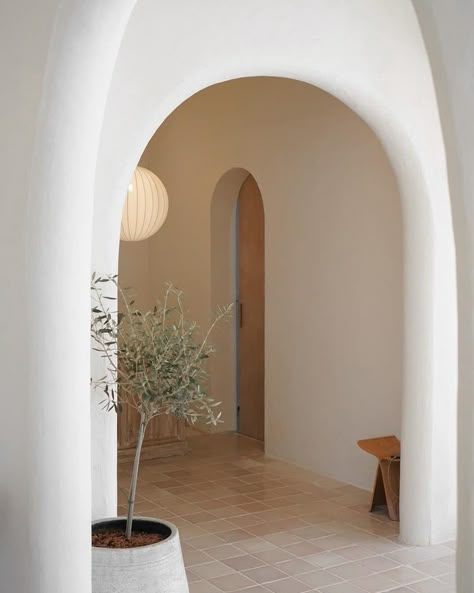 Indoor Arches: How To Get Interior Designs Latest Trend | Vaunt Design Arches In Homes, Moroccan Style House, Arch Hallway, Moroccan Spa, Arches Design, Moroccan Arch, Joshua Tree House, Moroccan Style Interior, Concrete Effect Paint