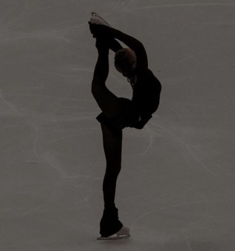 Black Figure Skater Aesthetic, Figure Skating Aesthetic Dark, Ice Skating Girl Aesthetic, Figure Ice Skating Aesthetic, Ice Skater Aesthetic, Figure Ice Skates, Figure Skating Outfits, Skate 3, Skating Aesthetic