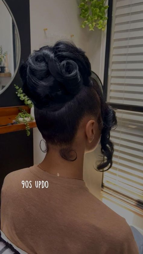 Up Black Hairstyles, Updo Hairstyles Curly, Updo Hairstyles Curly Hair, 90s Updo Hairstyles, 90s Updo, Updo Cabello Natural, Natural Hair Updo Wedding, Black Brides Hairstyles, Black Color Hairstyles