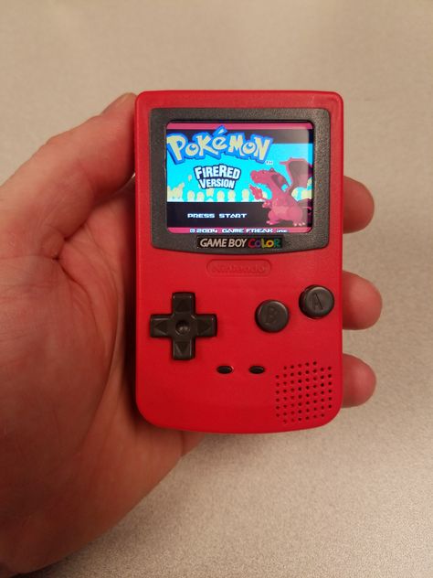 Burger King Toy + Raspberry Pi Zero = Gameboy Color Nano Gameboy Pokemon, Raspberry Pi Zero, Penny Arcade, Gameboy Color, Diy Tech, Raspberry Pi Projects, Pi Projects, Cartoon Coloring, Electronic Projects