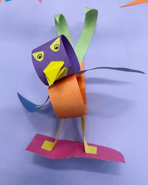 Bird Sculptures, Paper Bird, 2nd Grade Art, Paper Sculptures, Acrylic Painting Flowers, Kids Art Class, Art Lessons For Kids, Paper Birds, Art Curriculum