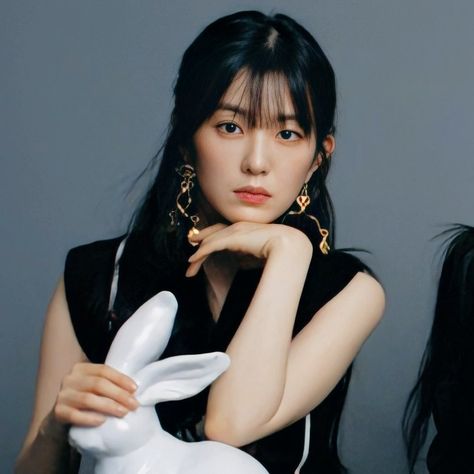 renebaebae on Twitter: "201126 Interview Magazine (Edited & Enhanced) #아이린 #IRENE #RedVelvet #MAMAVOTE @RVsmtown… " Red Velvet Photoshoot, Redvelvet Irene, Interview Magazine, Bae Joohyun, Red Velvet Irene, Velvet Fashion, Grunge Aesthetic, Girl Crush, Kpop Girl Groups