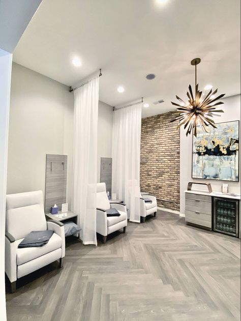 Medical Spa Office Design, Office Medical Decor, Botox Salon Interior, Iv Drip Aesthetic Room, Modern Spa Decor Ideas, Small Medspa Room, Laser Room Clinic, Botox Office Medical Spa, Med Spa Furniture