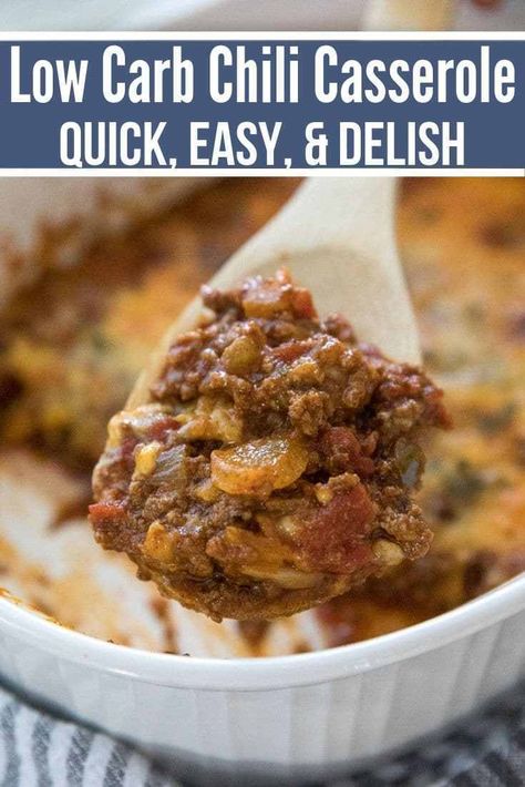 This delicious & healthy Low Carb Chili Casserole with bold seasonings baked in a casserole dish smothered with melted cheese is the ultimate keto meal. /keto recipes / keto diet foods / keto casseroles / low carb casseroles / #keto #lowcarb Easy Low Carb Chili, Bbq Keto, Pizza Chaffle, Traditional Chili Recipe, Keto Entrees, Count Macros, Mexican Skillet, Keto Tacos, Kasey Trenum