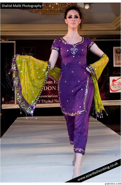 Purple Contrast Color Combinations Suit, Purple Salwar Suit Color Combos, Purple Dupatta Combination Suit, Purple Colour Combinations Dress, Light Purple Combination Outfits Indian, Combination Of Purple Color Dress, Purple Combination Outfits Indian, Purple Colour Kurti Combination, Purple Party Wear Dress With Dupatta