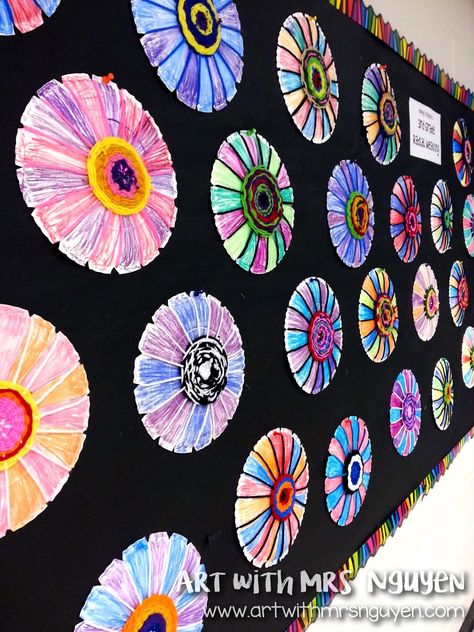 3rd Grade Weaving Art Projects, Weaving Art Projects Middle School, Texture Plate Art Projects, Weaving Art Projects For Kids, Ks1 Art Ideas, Weaving Art Projects, 2nd Grade Art Projects, Paper Plate Weaving, Crayon Flower