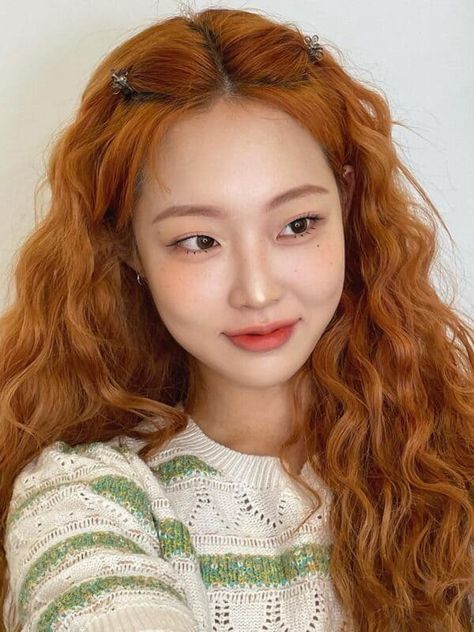 Tangerine orange hair color Korean Hair Color Ideas, Orange Brown Hair, Beige Hair Color, Lavender Hair Colors, Hair Color Asian, Hair Color Orange, Beige Hair, Korean Hair Color, Ash Hair Color