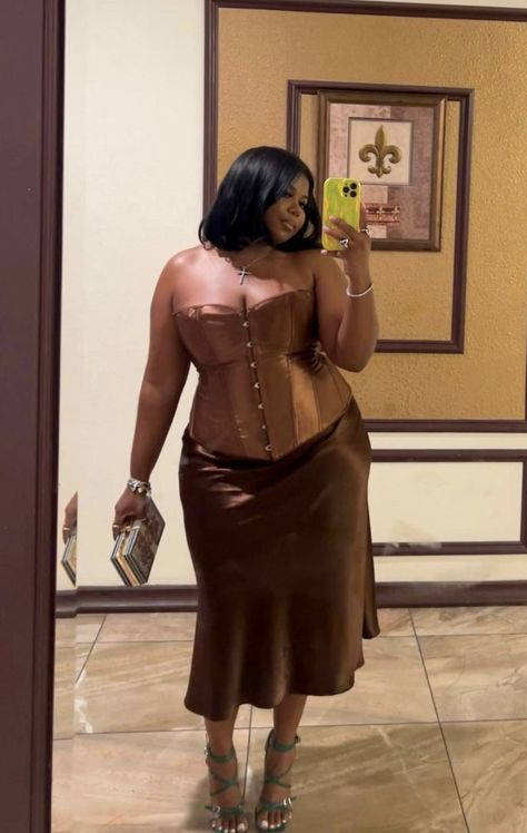 ₊˚ෆ Follow me for more 𐙚 visit my boards ₊˚ෆ Brown Outfits Plus Size, Midsize Black Woman, Miami Lights, Girl Outfits Summer, Baddie Summer Outfits, Curvy Casual Outfits, Plus Size Baddie, Plus Size Baddie Outfits, Summer Outfits 2024