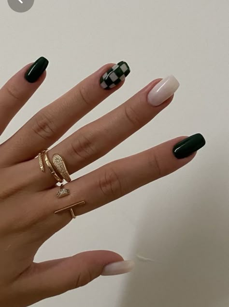 One Checkered Nail, Green And White Checkered Nails, Green Checkerboard Nails, Checker Nail Art, Checker Print Nails, Nail Art Checkered, Checkered Nails Short, Nail Art Hijau, Green Checkered Nails