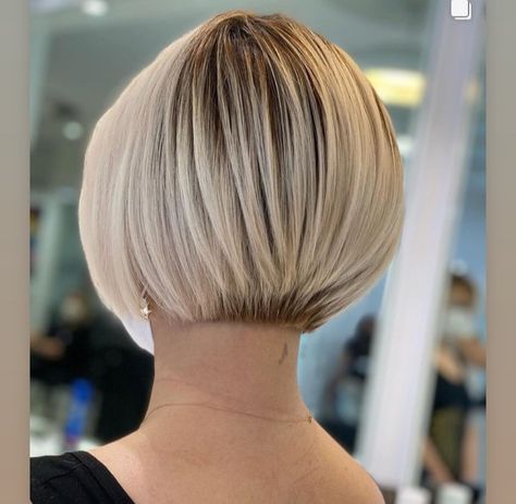 Stacked Haircuts, Stacked Hair, Chic Short Hair, Stacked Bob Haircut, Really Short Hair, Chin Length Hair, Bob Haircut For Fine Hair, Edgy Short Hair, Bob Hairstyles For Fine Hair