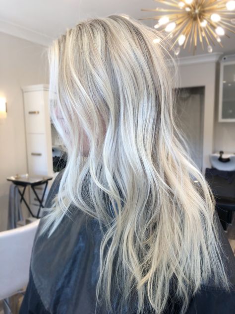 Cool Toned Blonde Highlights, Platinum Blonde With Lowlights, Creamy Vanilla Blonde Hair, Dimensional Blonde With Lowlights, Blonde Refresh, Cool Toned Blonde Hair, Blonde With Lowlights, Cream Blonde Hair, Blonde Hair Goals