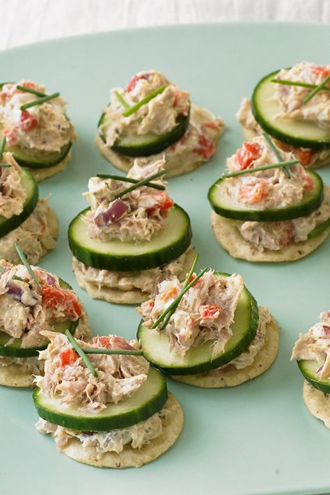 Easy Canapes, Smoked Tuna, Canapes Recipes, Healthy Appetizer Recipes, Food And Nutrition, Healthy Appetizers, Food App, Appetizers Easy, Fish And Seafood